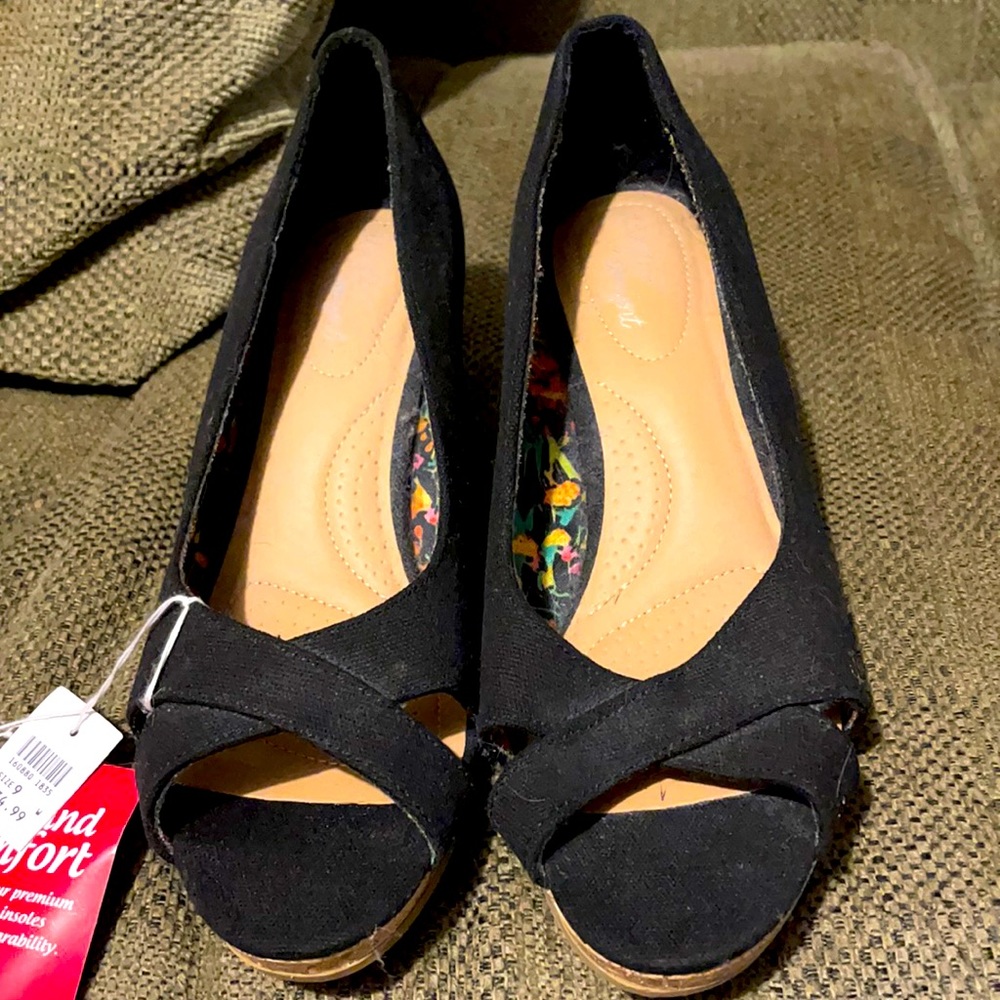 Ladies wedge sandals